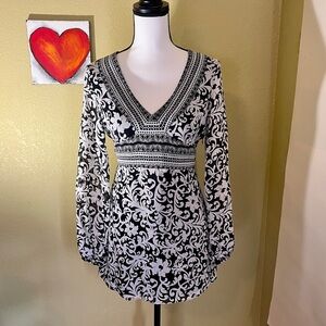 White House Black Market Tunic Top